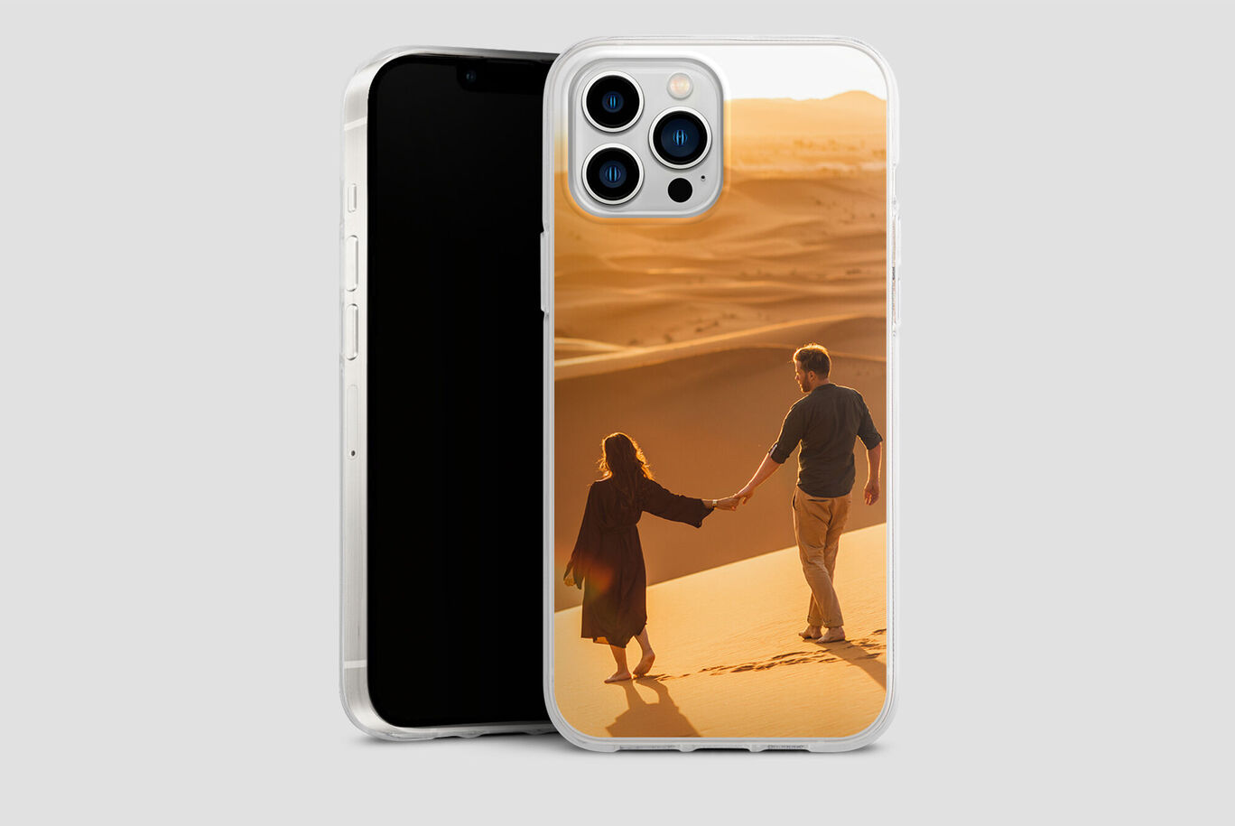 Cover iPhone personalizzata con foto di una coppia nel deserto