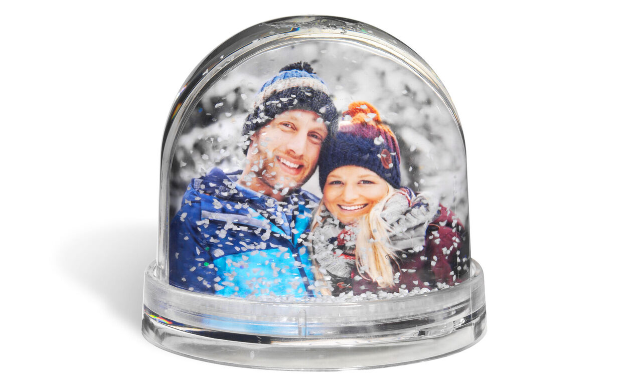 Palla di neve personalizzata con la foto di una coppia